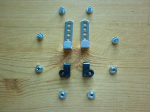  montážní sada NA MŘÍŽKU (háčky) pro hráče, set