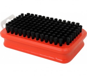 Swix ruční hranatý kartáč z tuhéno černého nylonu, T0194B + DÁREK