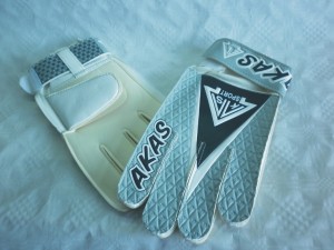  brankařské rukavice AKAS, stříbrná